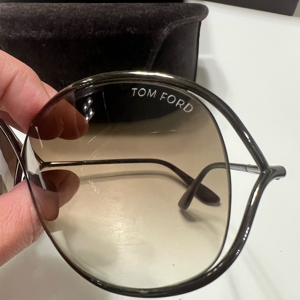 Tom Ford Sunglasses. Pretext condition with no marks or scratches.